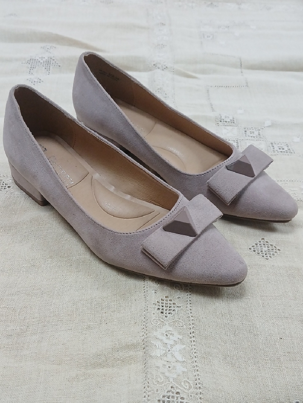 CL by Laundry Spot News Pointed Toe Flats in Taupe Suede